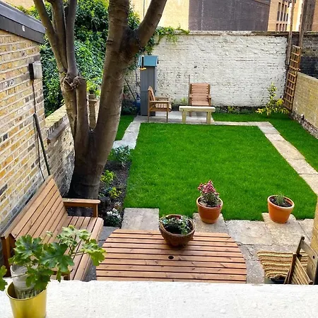2 Bedroom Garden Flat /Kings Cross, Central London